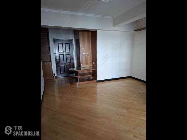 Wan Chai - Yue King Building 01