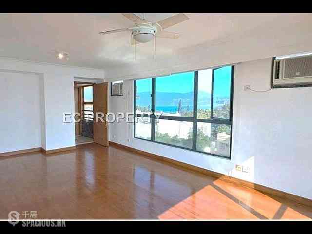 Stanley - Stanley Beach Villa 02