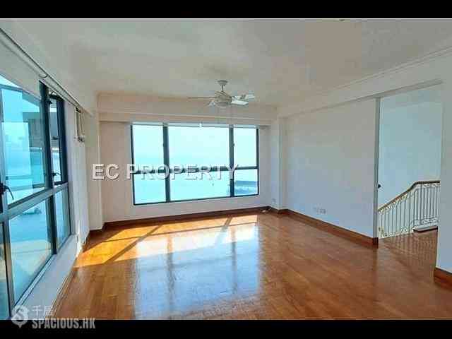 Stanley - Stanley Beach Villa 01