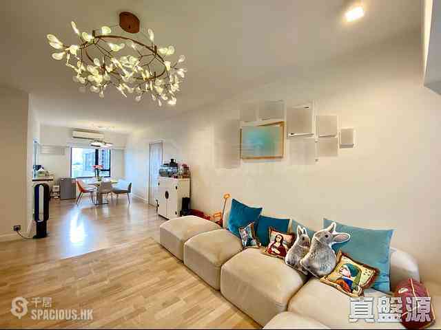 Mid Levels Central - Robinson Heights Block 2 05