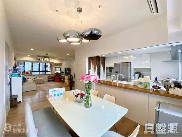 Mid Levels Central - Robinson Heights Block 2 03