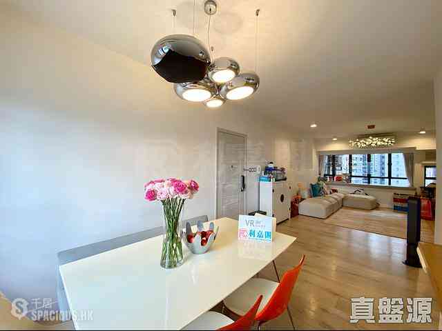 Mid Levels Central - Robinson Heights Block 2 06