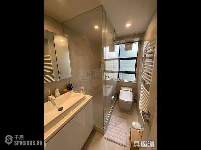 Mid Levels Central - Robinson Heights Block 2 09