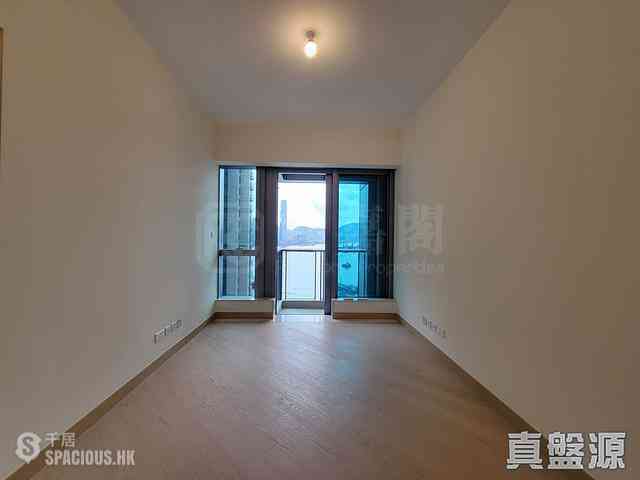Cheung Sha Wan - Grand Victoria 03