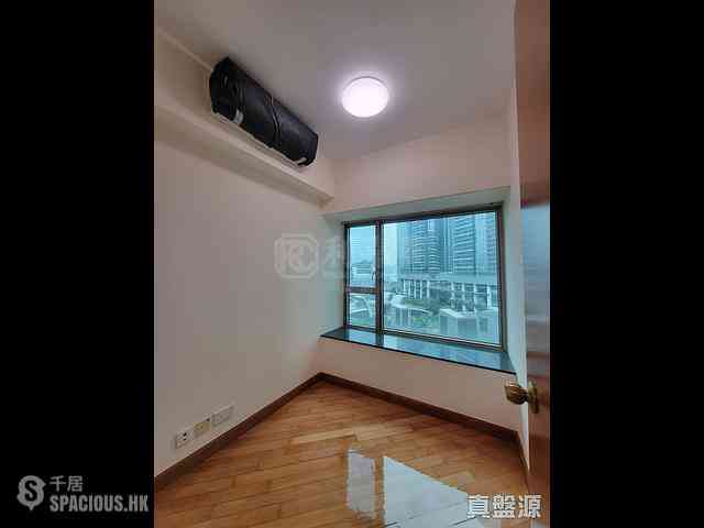 West Kowloon - Sorrento Phase 1 Block 5 03