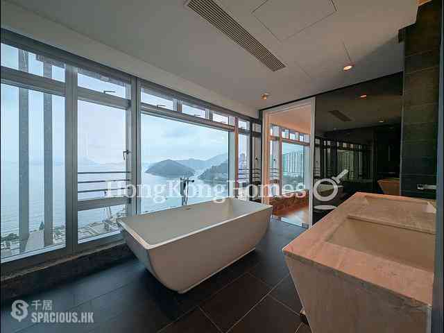 Repulse Bay - The Lily 08