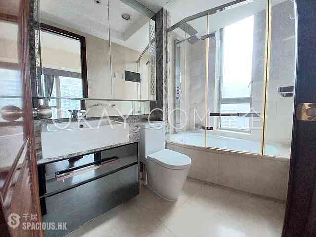 Wan Chai - The Avenue Phase 2 02