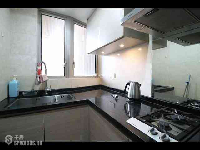 Wan Chai - The Avenue Phase 1 01