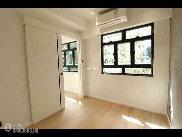 Wan Chai - Hang Tak Building 05