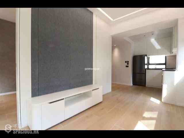 Wan Chai - Hang Tak Building 06