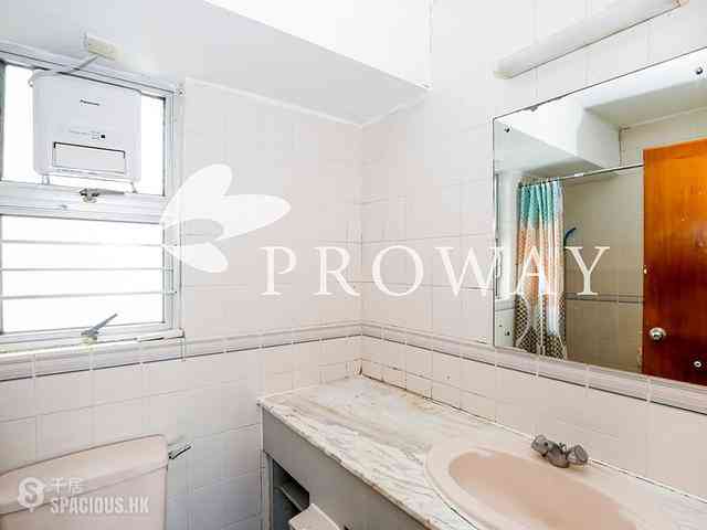 Ap Lei Chau - South Horizons Phase 2 Yee Ngar Court (Block 9) 05