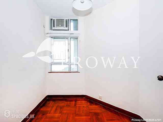 Ap Lei Chau - South Horizons Phase 2 Yee Ngar Court (Block 9) 07