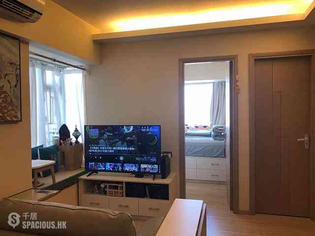 Tseung Kwan O - The Metro City Phase 1 Block 6 03