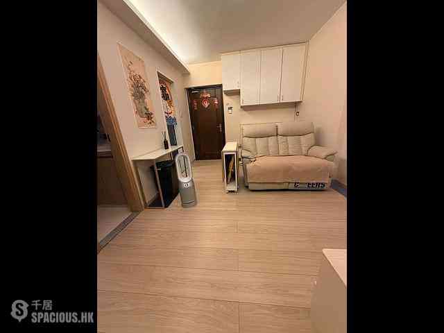 Tseung Kwan O - The Metro City Phase 1 Block 6 04