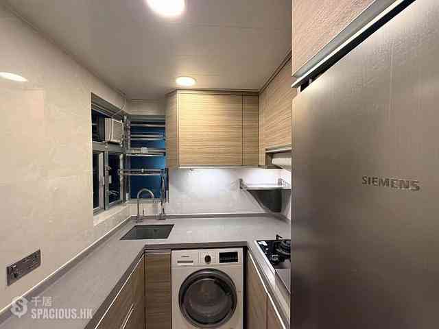 Tseung Kwan O - The Metro City Phase 1 Block 6 06