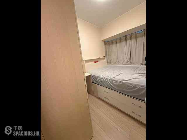 Tseung Kwan O - The Metro City Phase 1 Block 6 07