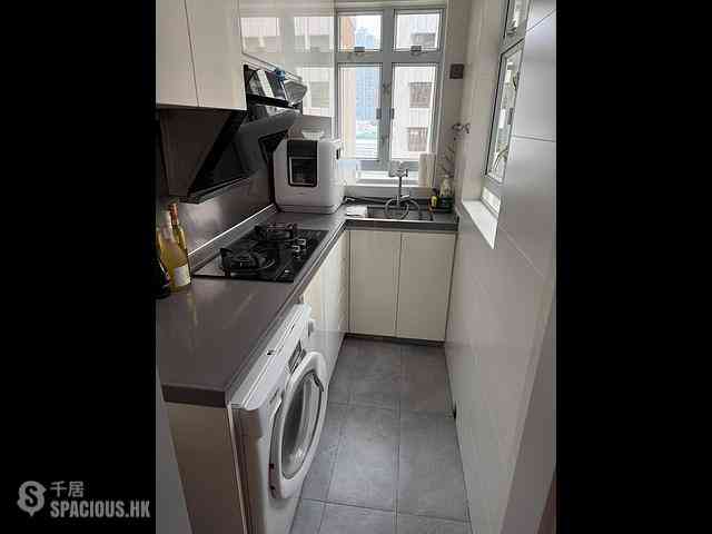 Wan Chai - Tak On Mansion 01