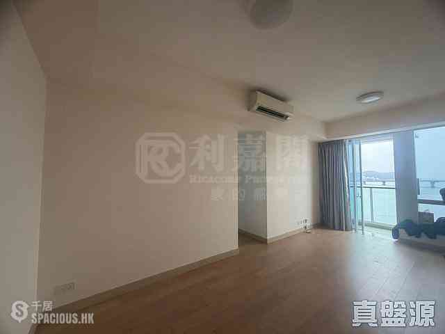 Tseung Kwan O - Monterey Block 1 02