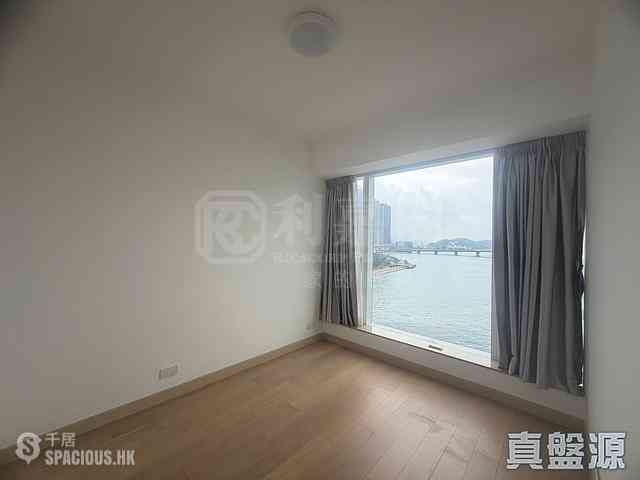 Tseung Kwan O - Monterey Block 1 03