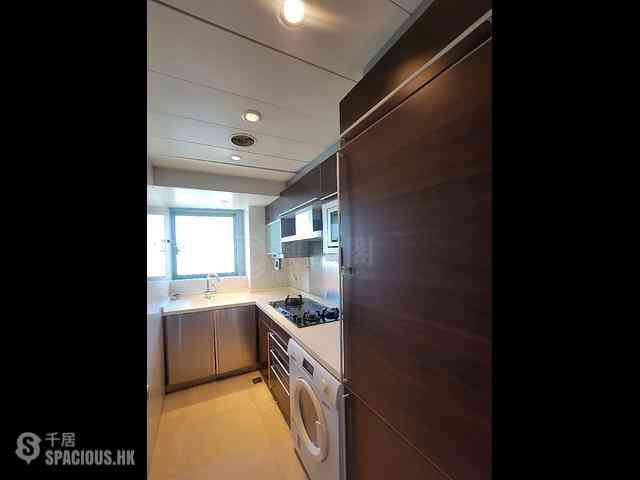 West Kowloon - The Harbourside Block 3 02