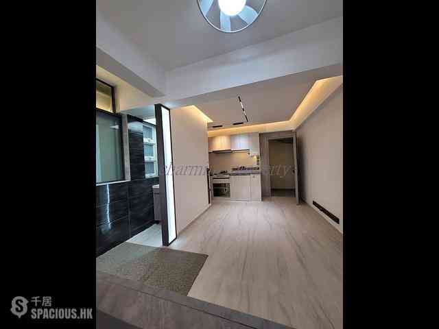 Happy Valley - King Cheung Mansions 01