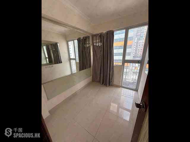 Wan Chai - Cheong Ip Building 01