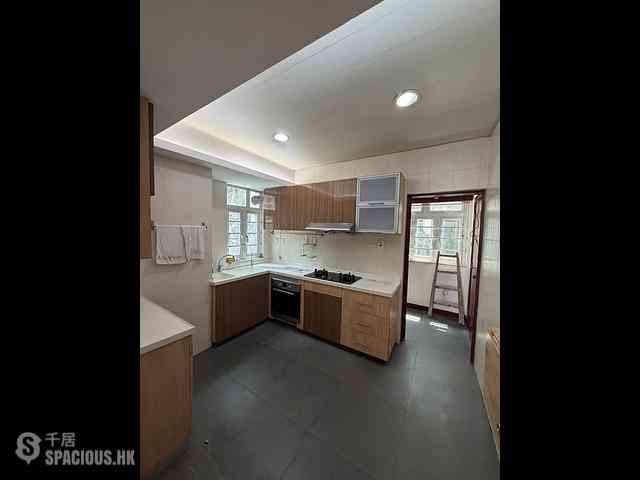 Braemar Hill - Coral Court 07