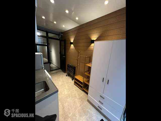Cheung Sha Wan - Wing Ning Building 09