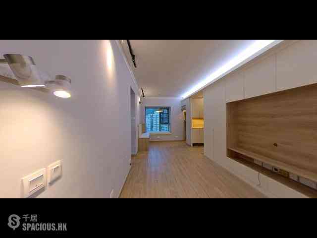 Wan Chai - Royal Court 01