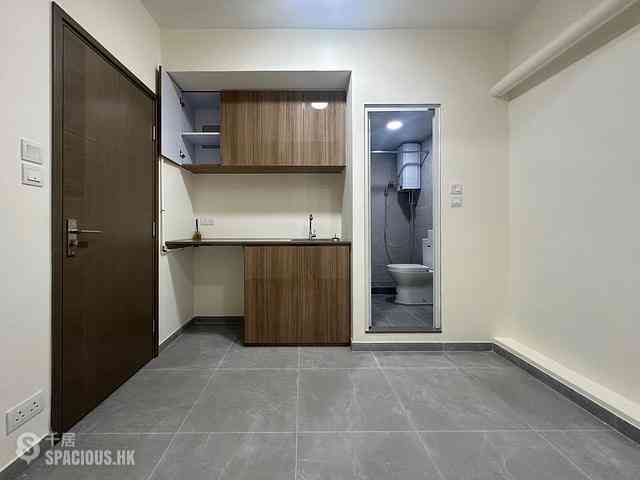 Shek Tong Tsui - Whitty Street Court Block 30-36, Whitty Street 04