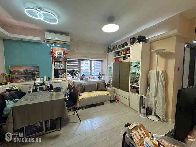 Kennedy Town - Markfield Building 01