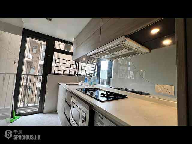 Tung Chung - The Visionary Tower 1 05