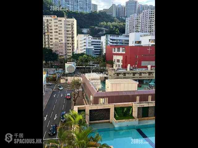 Quarry Bay - La Place De Victoria 03