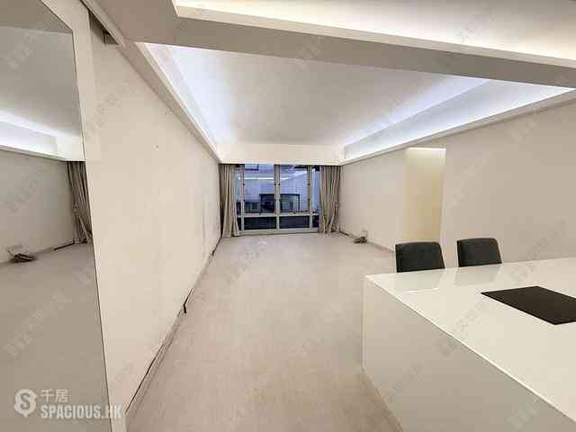 Wan Chai - Convention Plaza Apartments 01