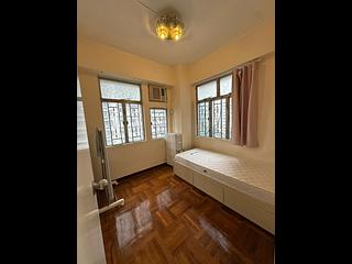 Shek Tong Tsui - Chong Yip Centre Block A 03