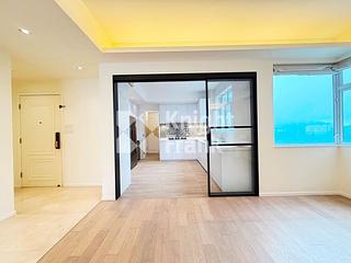 The Peak - Vivian Court 04