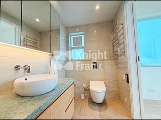 The Peak - Vivian Court 13