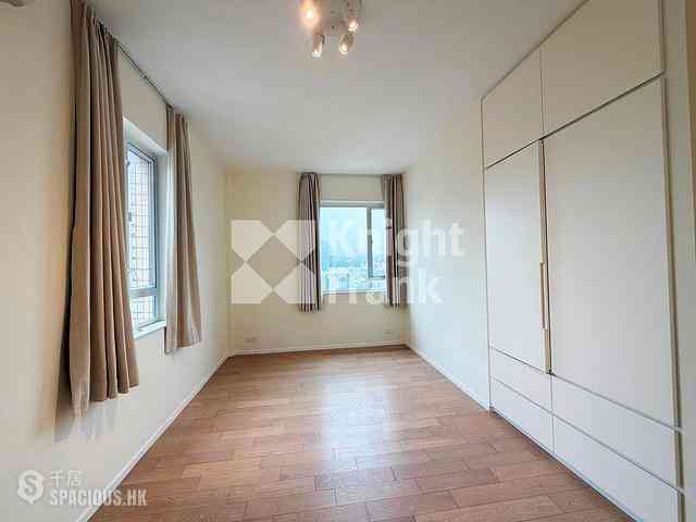 The Peak - Vivian Court 15
