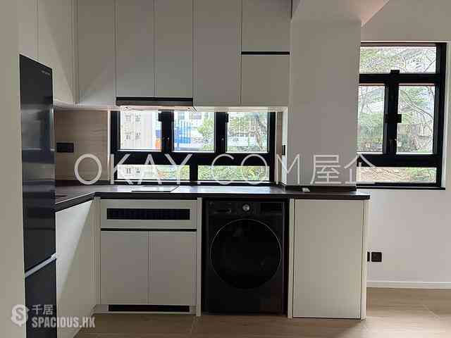 Wan Chai - Hang Tak Building 04