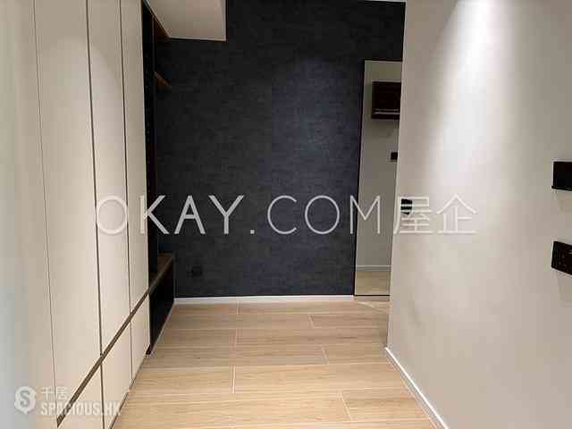 Wan Chai - Hang Tak Building 05
