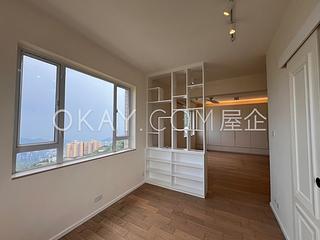 The Peak - Vivian Court 04