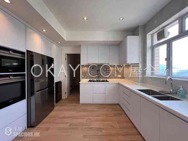 The Peak - Vivian Court 11