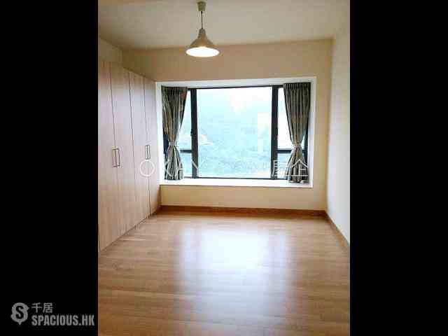 Happy Valley - Broadwood Twelve 04