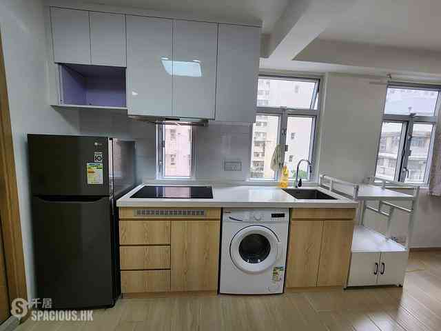 Sai Ying Pun - Fook Moon Building 04