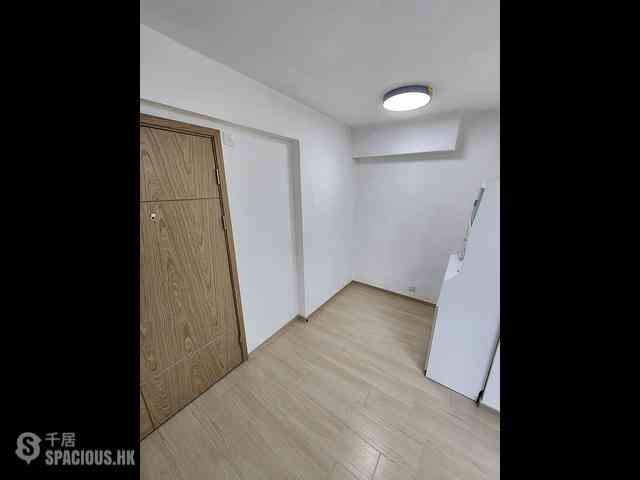 Sai Ying Pun - Fook Moon Building 07