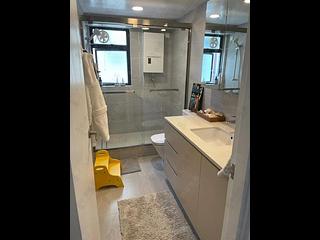 Mid Levels Central - The Grand Panorama Block 3 06