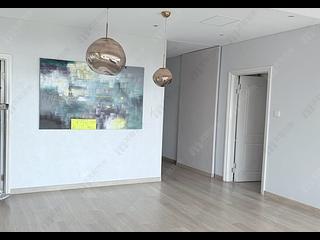山顶 - Guildford Court 02