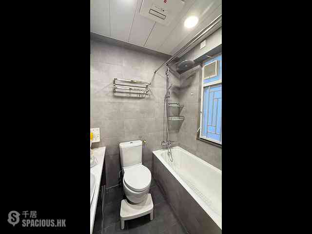 Sai Ying Pun - 49-49A, Bonham Road 07