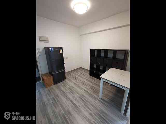 Kennedy Town - Luen Wai Apartment 04