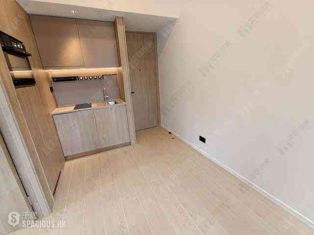 Quarry Bay - Finnie 01